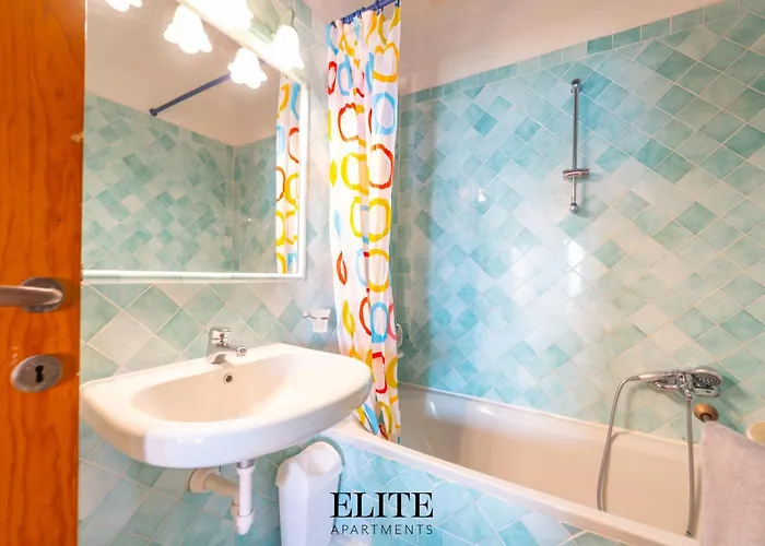 Sul Golfo Del Pevero Con Accesso A Mare ヴィラ